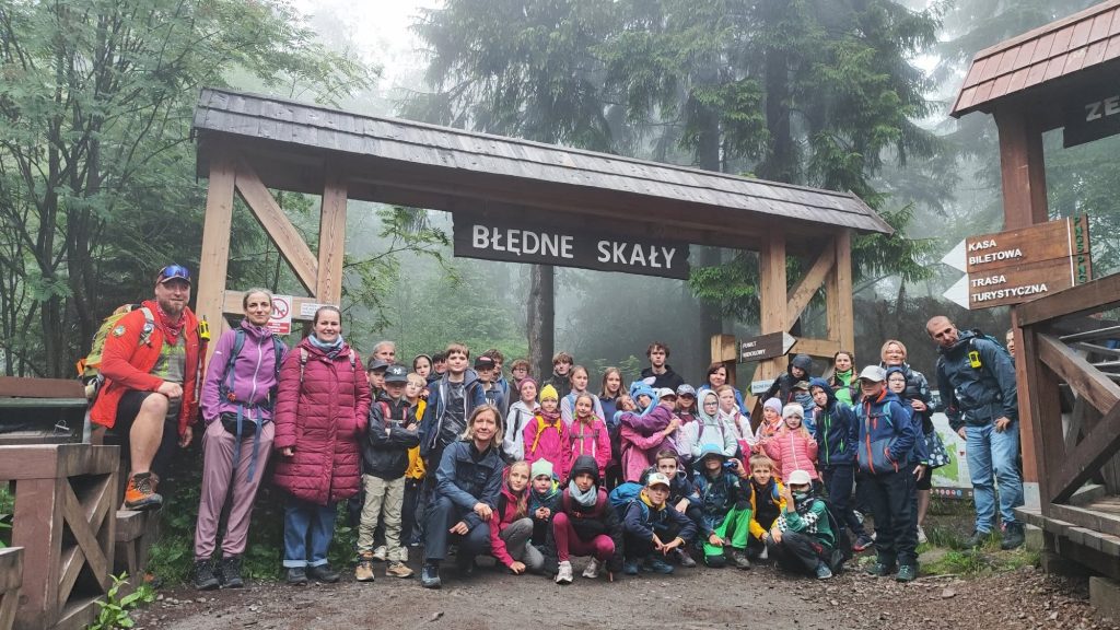 Wycieczka szkolna – Błędne Skały